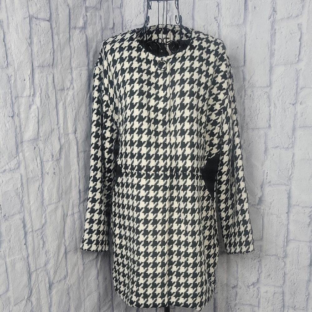 Laundry By Shelli Segal Black and‎ White Mid Length Houndstooth Coat